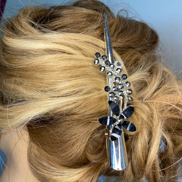 Lot of 5 New, unused, fancy hair clips. Includes 5 - Picture 8 of 8